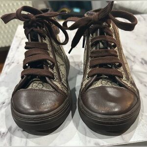 Authentic Toddler Gucci Monogram Canvas Sneakers 💕😍 size 27 (see chart)